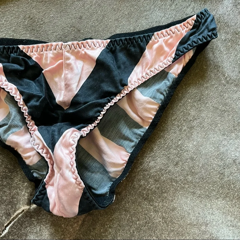 Agent Provocateur Melody Basque Striped Bra Pantie Set - Picture 4 of 9